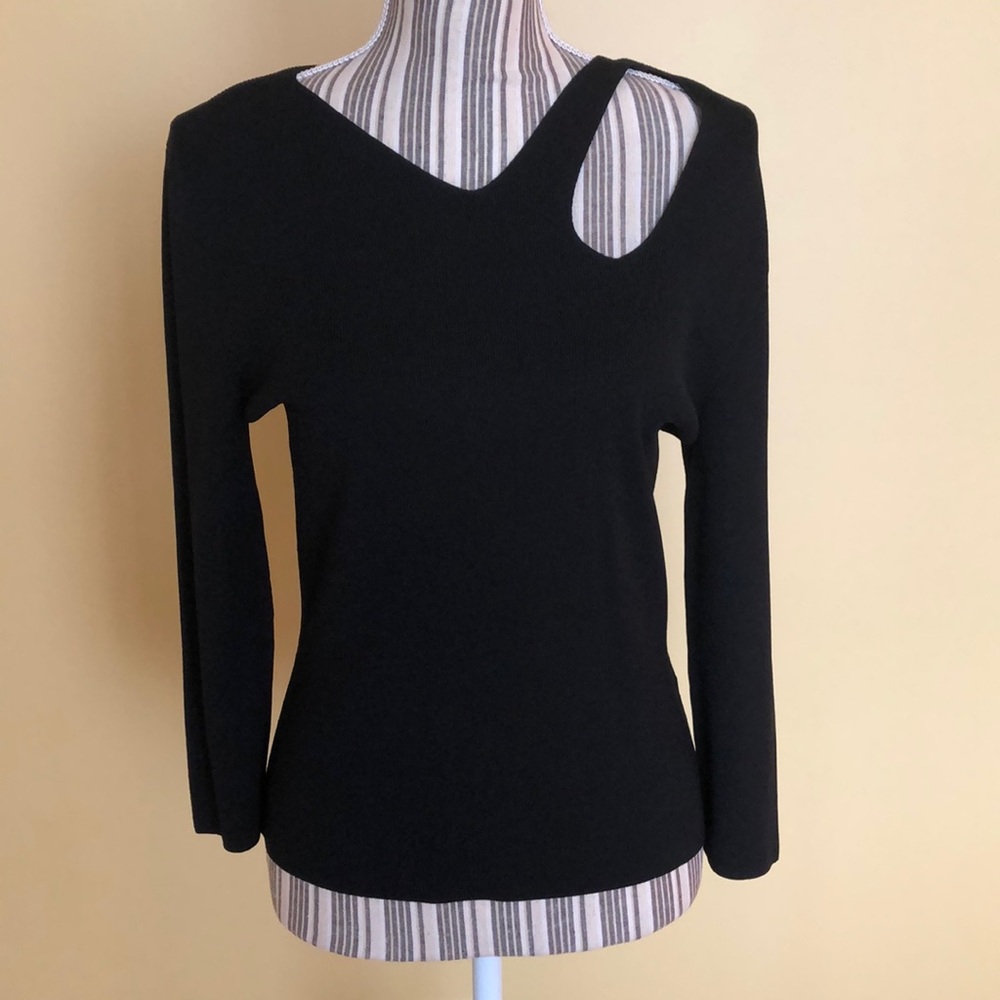 Sweater - Picture 2 of 2